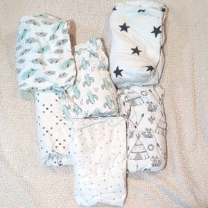 Patterned White and Gray Bedding Sheets